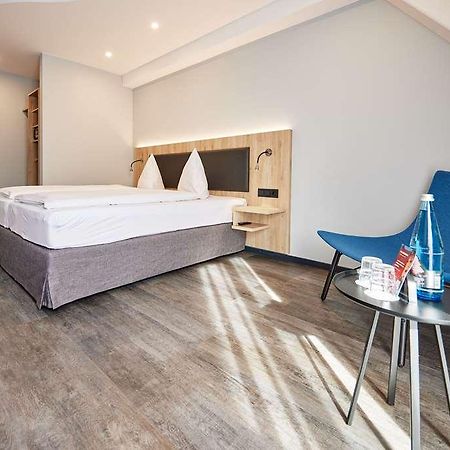 Hotel Zum Roten Baeren Freiburg Ruang foto