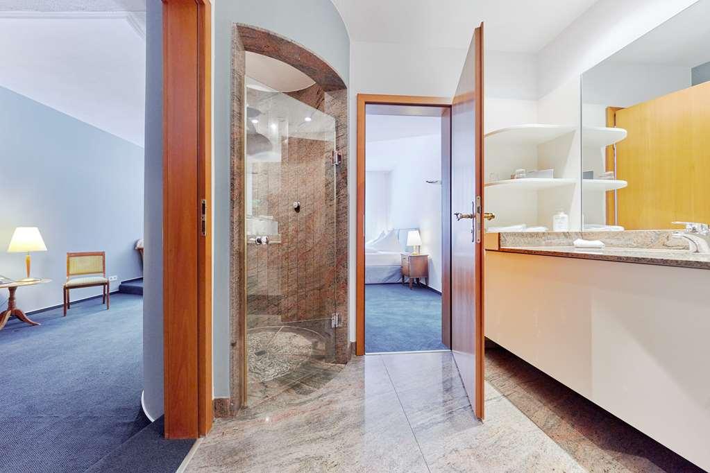 Hotel Zum Roten Baeren Freiburg Ruang foto
